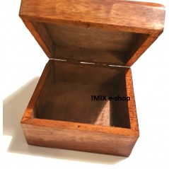 Dřevěná vyřezávaná šperkovnice z tropického dřeva